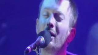 Download lagu Radiohead - No Surprises live at the BBC studios mp3