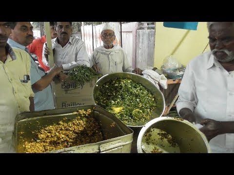 काका का जबाब नहीं - 75 yrs Old Shop - Best Snacks (Chivda Mixture ) - Street Food India Video