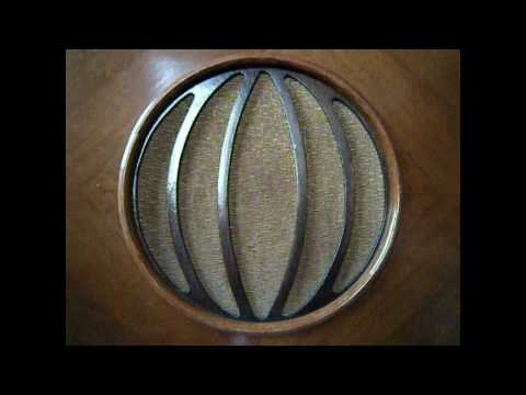 Nena Sainz is singing  :  Poema !