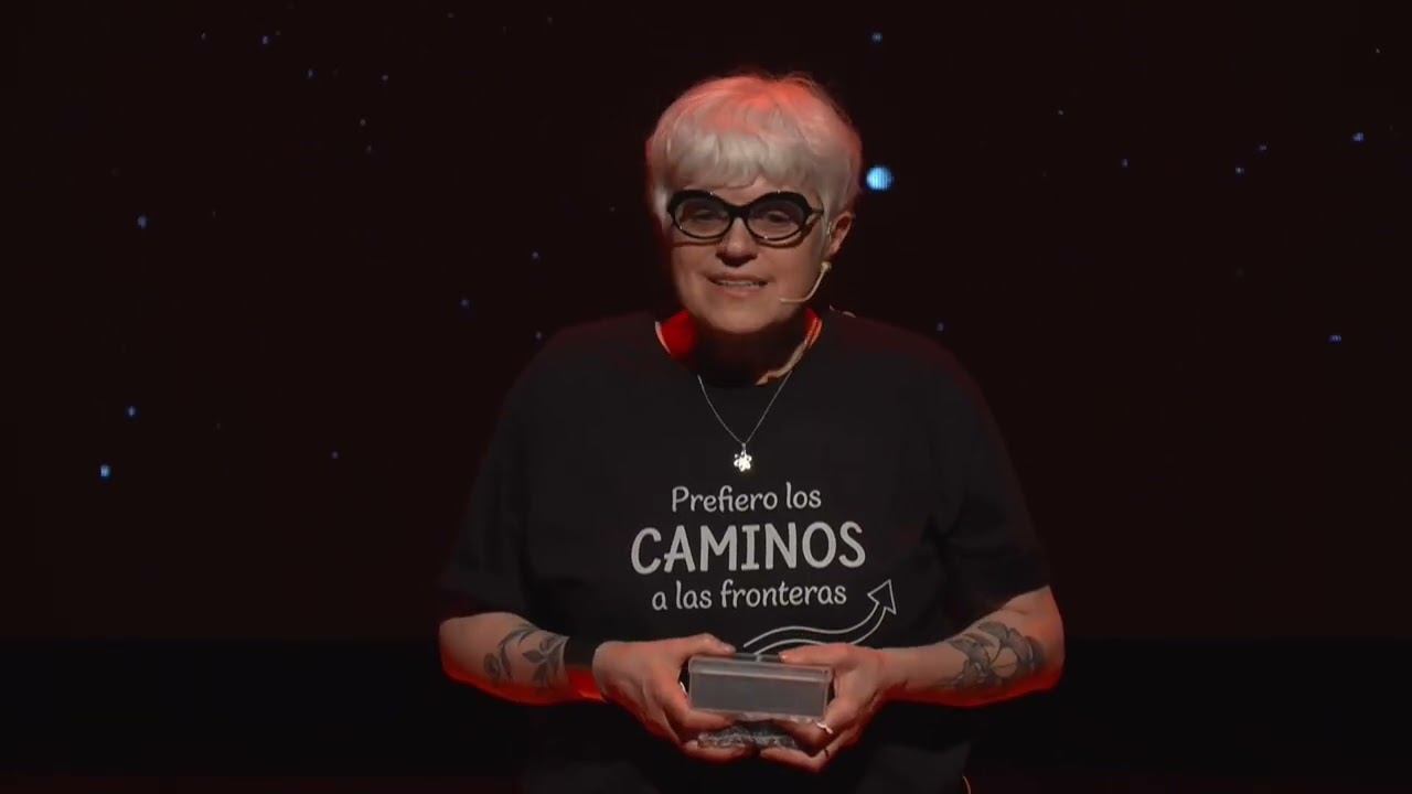 Artefactos, núcleos,mitos y mujeres | Verónica Garea | TEDxViedma