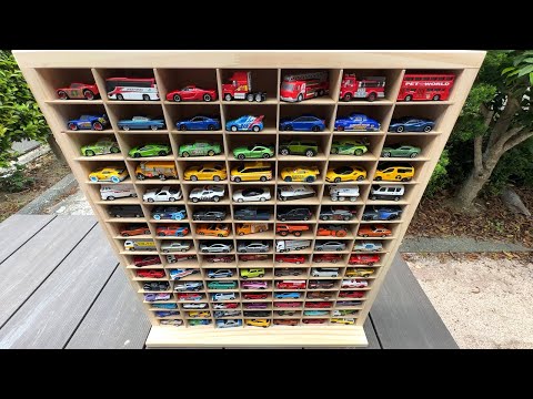105 miniature cars and a building-style miniature car storage case