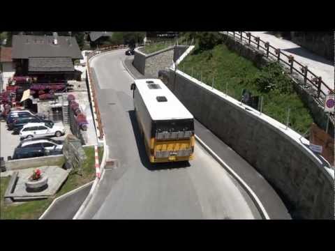 Cars postaux en Anniviers, filmés par le drone de Vision Air, été 2011