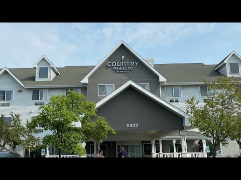 Staying at Country Inn by Six Flags Great America