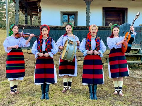 Decât noră-ntre străini - Suzana și Daciana Vlad | Official Video