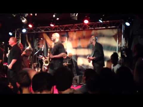 Fred Wesley & New JB's with Lenny Kravitz "Gimme some more" @ New Morning 26-04-12