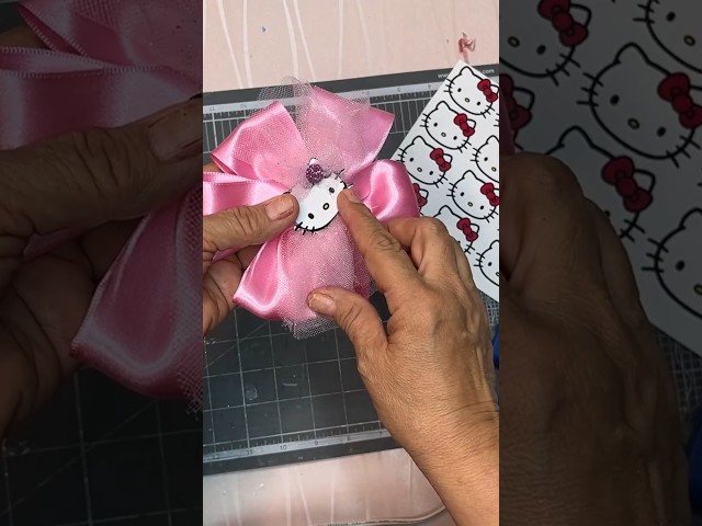 Vídeo relacionado con Simba Hello Kitty - Diadema para el pelo, con luz y sonido, 16 cm, a partir de 3 años