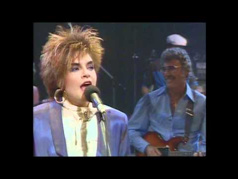 Rosanne Cash - What Kind a Girl