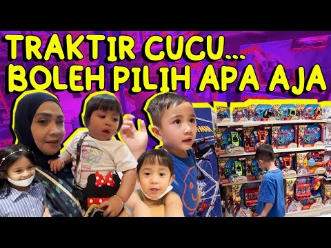 MAMA RIETA GOES TO THE MALL WITH HER GRANDCHILDREN! EATING TOGETHER AND TREATMENT TOYS! @RansEnte...