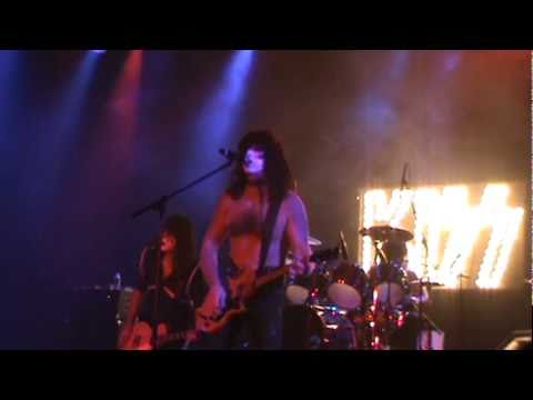 Original Kiss Army performing 'Strutter' Laughlin, NV Oct  31st 2010