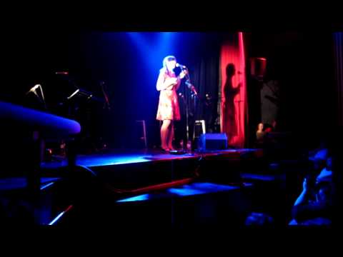 Paris Ukulele Boudoir 2011 - Agathe