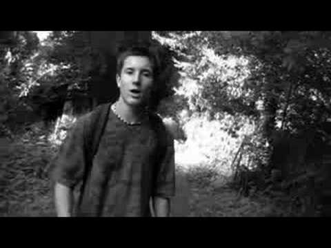 Maya Vibes ft. Grims - Machines À Rêves (Clip Officiel)