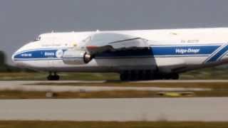 preview picture of video 'Volga Dnepr AN124 beim Take off'