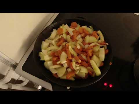 MongoTV_9817 - Mongo Madskole - Del 3 - KARRY RIS Med Stegte GULERØDDER og LØG og TAMARI