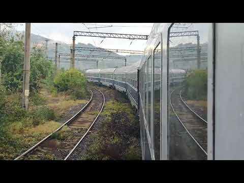 Călătorie feroviară pe M900, pe valea Cernei între Caransebeș și Drobeta-Turnu Severin.