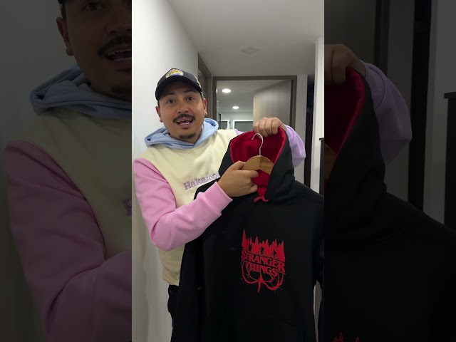 Vídeo relacionado con Logotipo blanco de Hawkins Tigers Paws de Stranger Things Sudadera