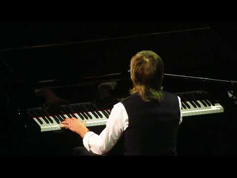 Let 'Em In - Paul McCartney (Montreal 2025 2nd night)