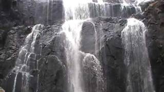 preview picture of video 'Australian waterfalls - Mackenzie Falls, The Grampians National Park, Victoria'