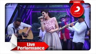 Download lagu NINDY - Kubenci Kau Dengan Cintaku (Live Video) mp3