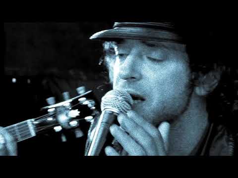 Video oficial de Bajofondo con Gustavo Cerati interpretando El Mareo.