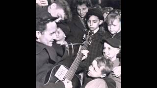 Woody And Guthrie Family - Put Your Finger In The Air