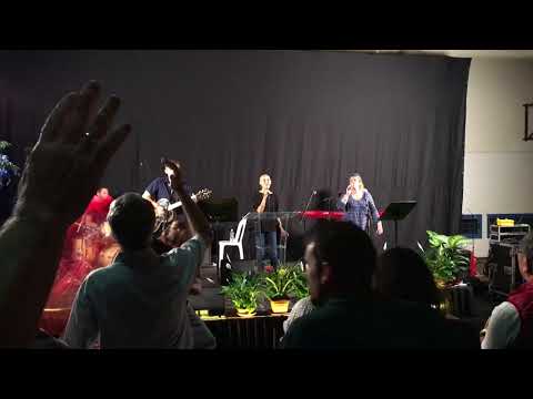 Seu Shearim (Lift Up Your Heads) - Hebrew Worship - WTKOG