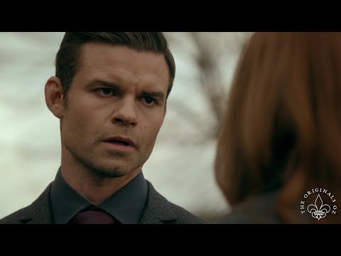 The Originals 5x12 Elijah & Hope talk about Hayleys death