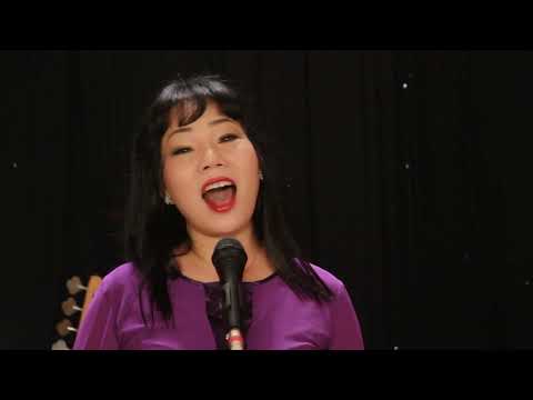 Phượng tím dấu yêu - Uyên Loan