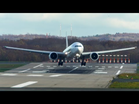 CROSSWIND LANDINGS during a STORMY DAY - BOEING 777, AIRBUS A320, ... (4K)