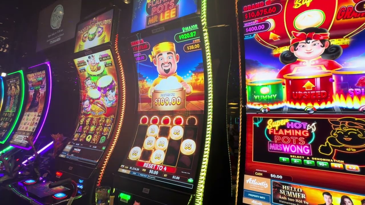 GIMMIE THAT HOT POT MONEY! #slots #casino #slotmachine #slotwin #jackpot #bonusfeature #casinogames