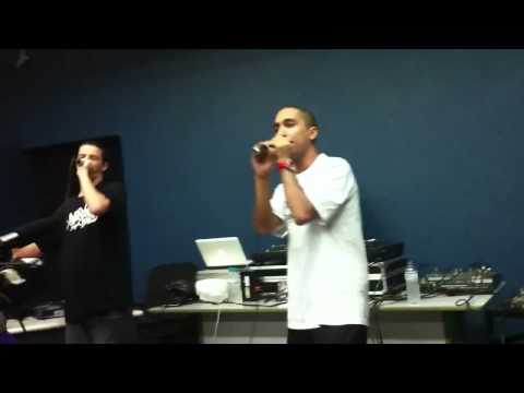 Terceira Safra (part. MC Rashid) - Gladiadores (Liga dos Beats)(ao vivo)