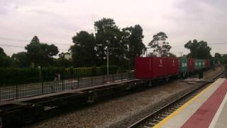 preview picture of video 'Goods Train Leaving Adelaide'