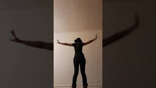 Ladee Pandora dancing to road to hell by sleigh bells