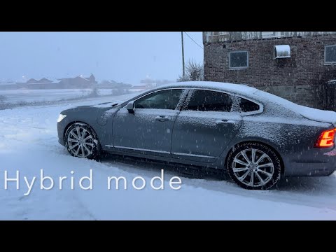 Volvo S90 T8 Recharge AWD test on Snow