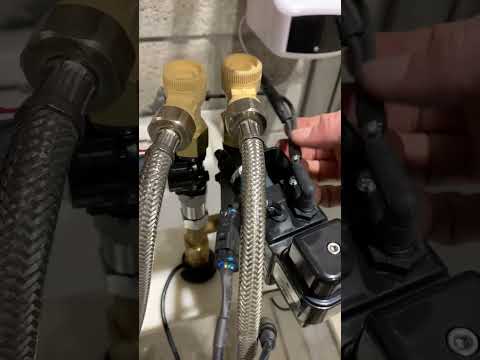 Zurn / Can-Aqua International z6950 z6953 z6955. Installation à batterie et/ou électrique.