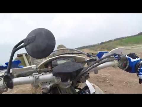 Enduro-Hindernisse üben / den großen Table üben :)