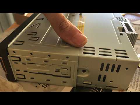 Kienzle Autoradio - Finally a modern featured deck for austere W124/W126 interiors.