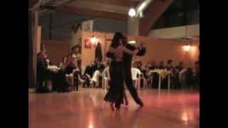 Luigi Bisello y Tania Grisostomi - Tango Rodolfo 2012.mpg
