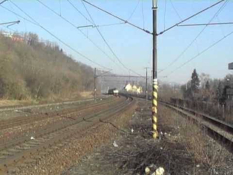 749 264 na čele R 1246 - Praha Velká Chuchle průjezd - 26.2.2011.