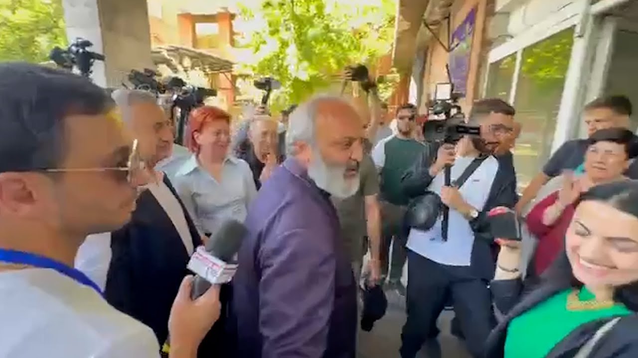 Պատմության ինստիտուտի աշխատակիցները ջերմորեն ընդունեցին Բագրատ Սրբազանին