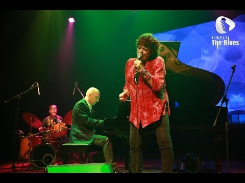 Dana Gillespie in talks with Simply The Blues