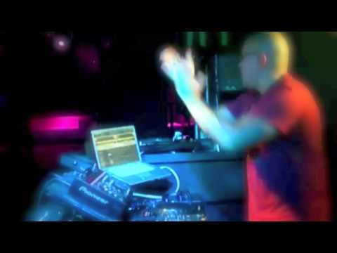 GIOVEDI' 29 NOVEMBRE *NEWOLD* PRESENTA *HECTOR ROMERO* @ *PLATINUM LUXURY CLUB*