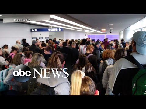 國務院警告美國人避免一切國際旅行。 (State Department warns Americans to avoid all international travel)