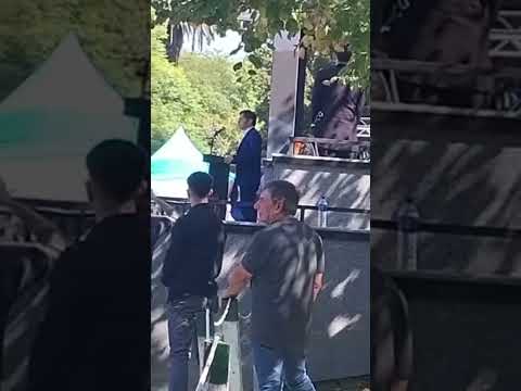 Video: silbaron e insultaron a Kicillof durante un acto policial en Berazategui