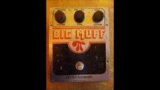 Video thumbnail for 1978 EHX Big Muff Pi (V4 IC or Op-Amp version) by Liquitone Audio Electronics