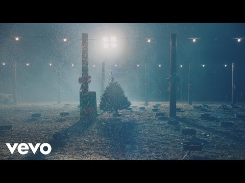 She & Him - Christmas Memories (Official Video)