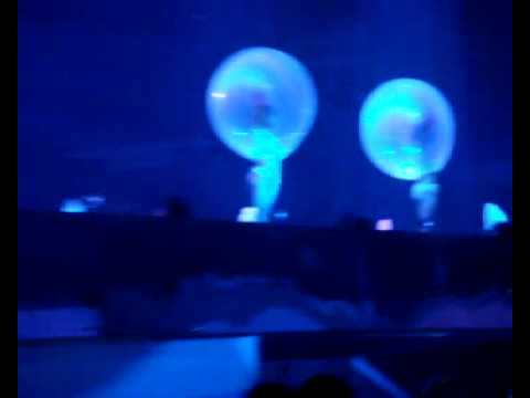 Sensation white 2008 madrid chicas en bolas