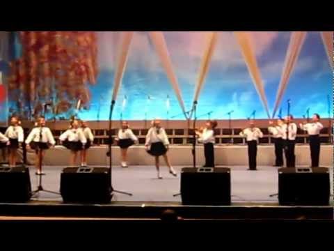 strămoşeasca cl.III-A dansul Marinarii veseli.MOV