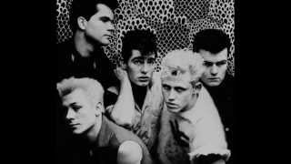 Theatre Of Hate - Love Is A Ghost - Subtitulos español