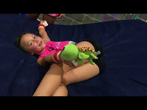 How to Coach Compulsory Bars : The Underswing Dismount thumbnail
