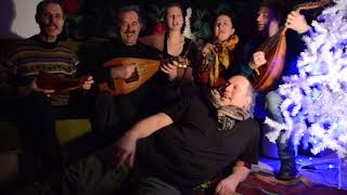 Download lagu Sarbatori fericite! 3 cobzari si altii... mp3